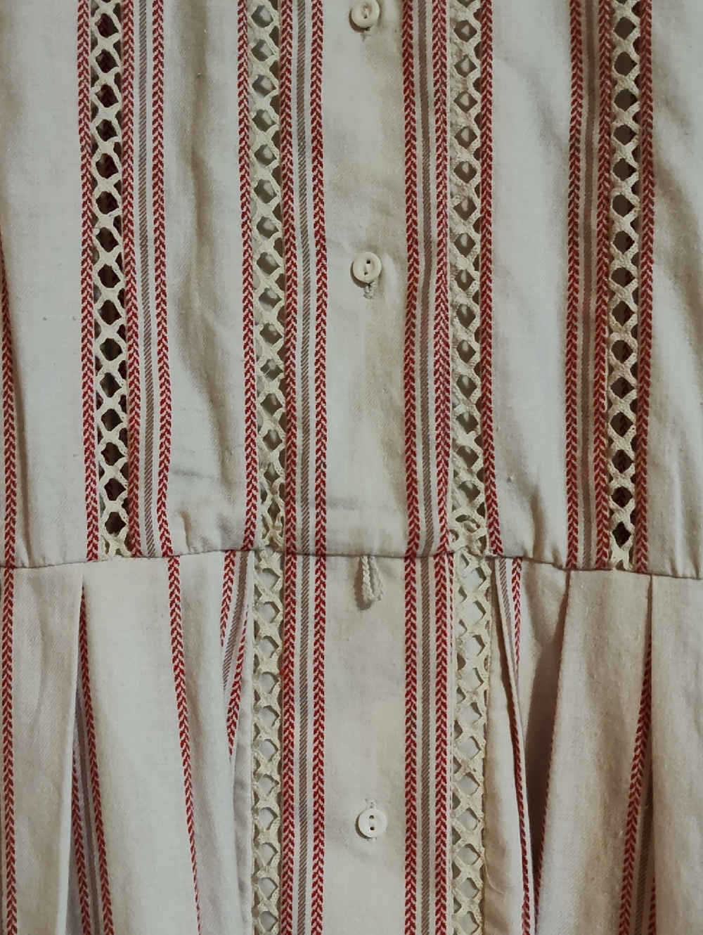 a Loves a Pleated Dress Cream Red Crochet Detail Long Sleeve Cotton -No Belt- L - Picture 5 of 16